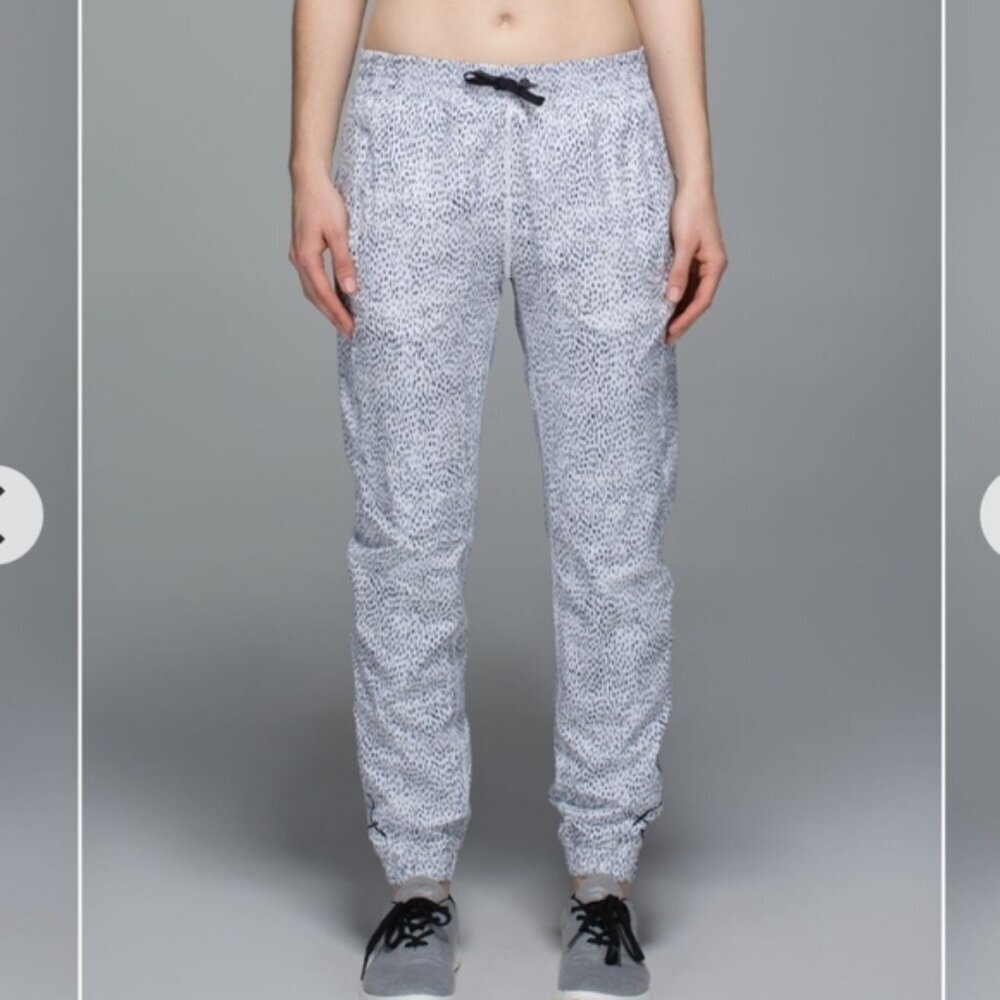 Lululemon Lined Trainer Track Pants Joggers Size 10 Black And White low rise